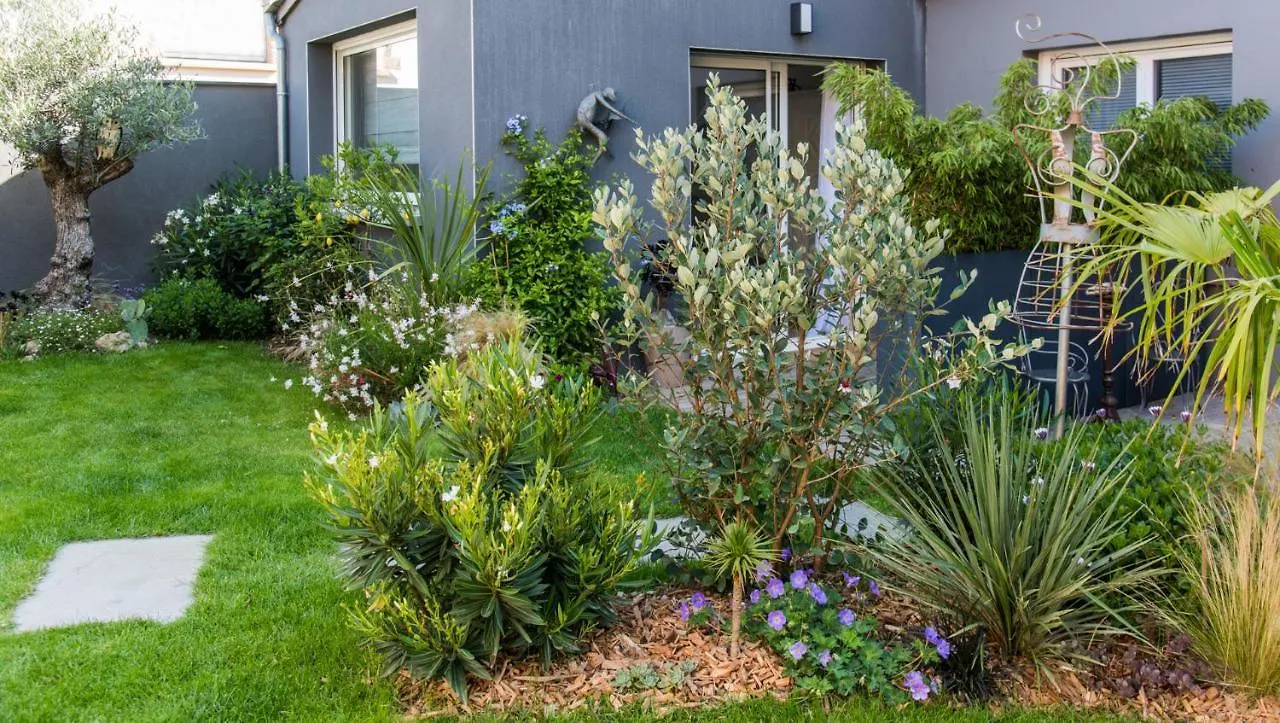 Chambre D'Hote Et Gite Du Jardin Des Corsaires Saint-Malo Affittacamere